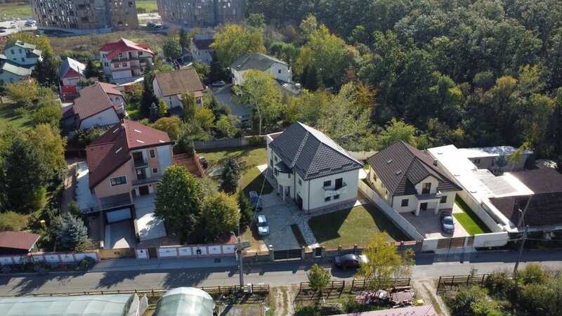 Mogosoaia Vila  la padure si DN.